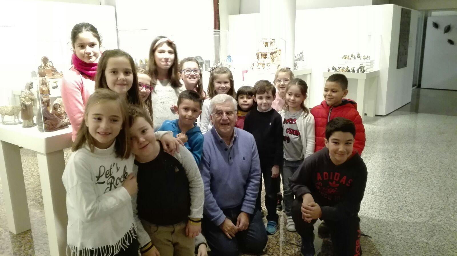 Antonio Basanta presenta «Belenes del mundo» para pequeños y mayores