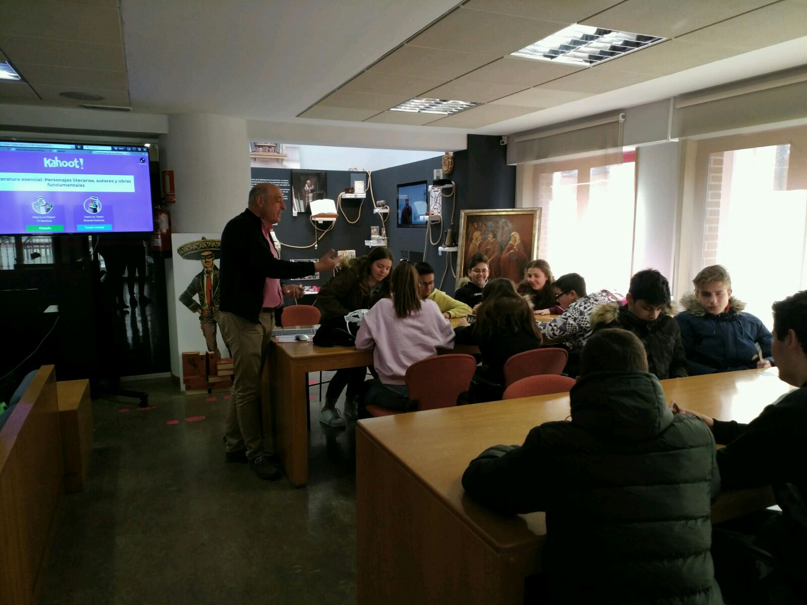 200 alumnos del IES Peñaranda de Bracamonte participan en dos actividades de la biblioteca del CDS