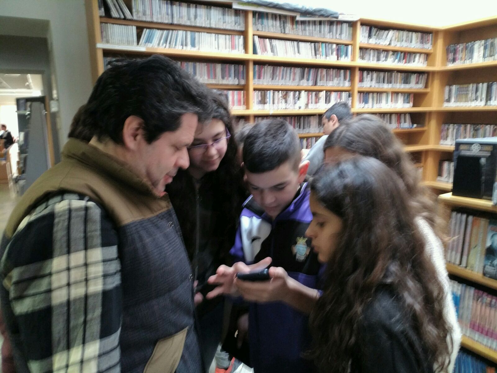 200 alumnos del IES Peñaranda de Bracamonte participan en dos actividades de la biblioteca del CDS 