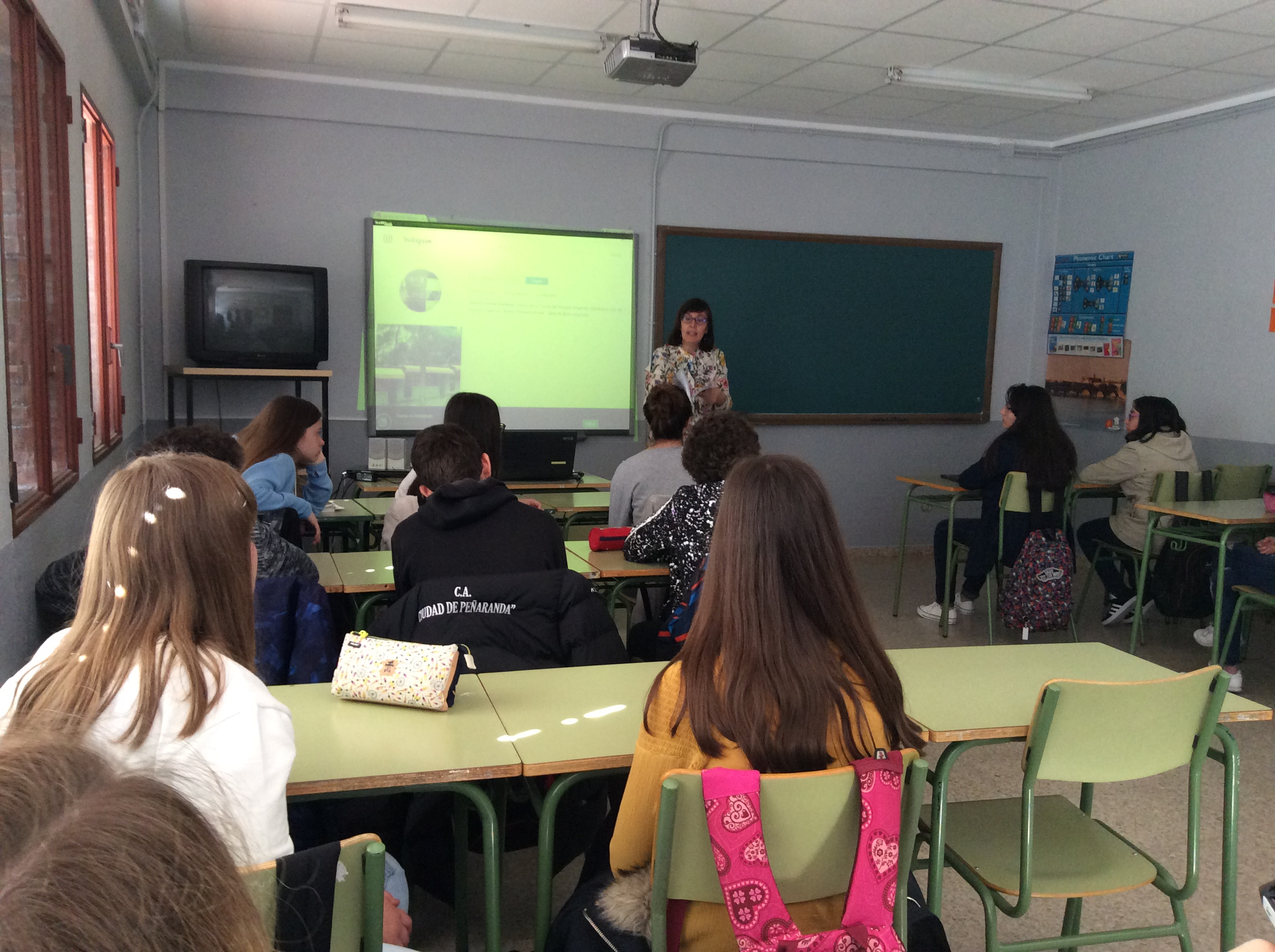 Alumnos del IES Peñaranda toman parte en un club de lectura en Instagram